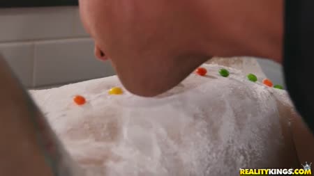 #1 Сисястая мамка классно скачет на партнере верхом