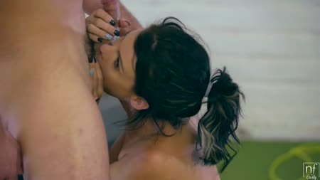 #5 Тренер соблазнился на красивую девочку с большой грудью