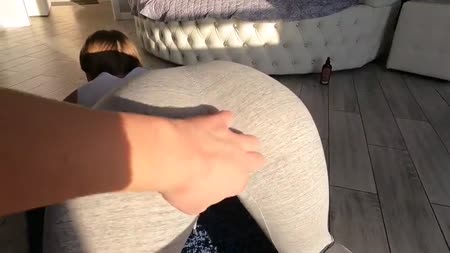 #4 Порвал лосины на попке и быстро пристроил пенис