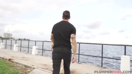 #3 Парень от отчаяния решил чпокнуть толстую проститутку