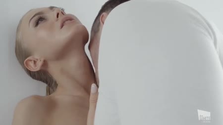 #1 Гламурная блондинка романтично спаривается с ухажером