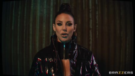 #1 Гламурная бабенка в секс наряде отсосала целой толпе