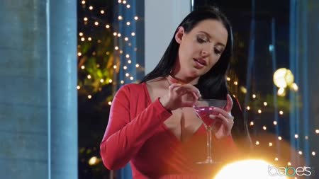 #1 Попка бабенки не знает устали от большого члена