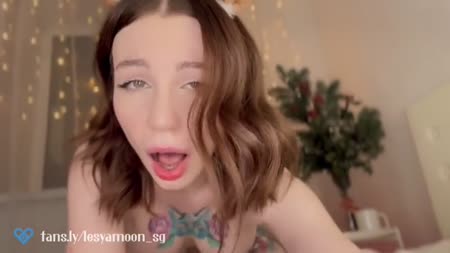 #8 Сексуальная русская девушка снимает порнуху на телефон