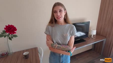 #1 Любовница с шикарной попкой снимает секс на телефон