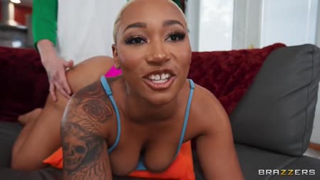 #1 Толстые бабенки совратили молодого пацанчика