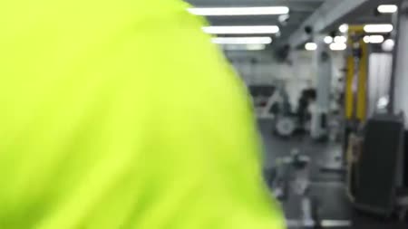 #1 Спортсменка с соблазнительной жопой дала тренеру в зале